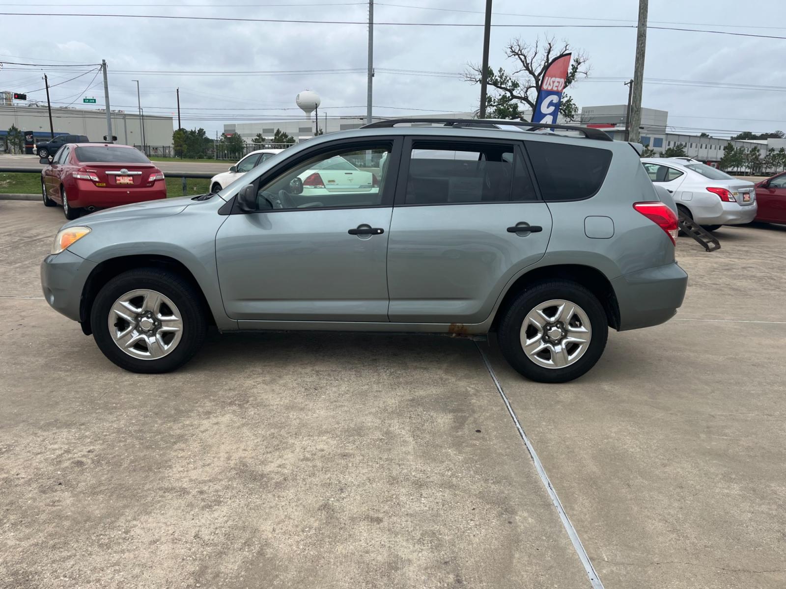 2008 green /TAN Toyota RAV4 Base I4 4WD (JTMBD33V685) with an 2.4L L4 DOHC 16V engine, 4-Speed Automatic transmission, located at 14700 Tomball Parkway 249, Houston, TX, 77086, (281) 444-2200, 29.928619, -95.504074 - Photo #3